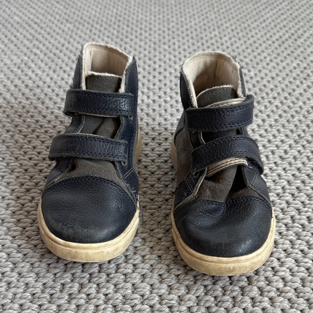 UGG Kids Black and Gray Shoes